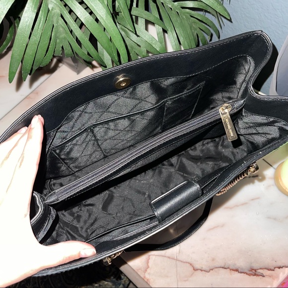Michael Kors Teagan Black Large Tote - Picture 6 of 10